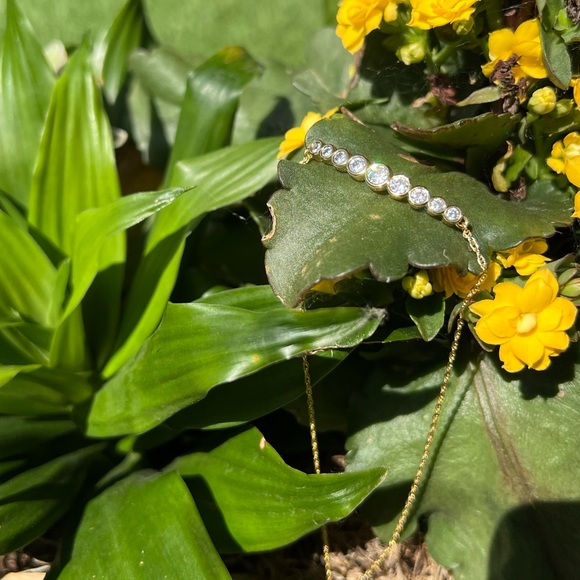 STUNNING Kate Spade slider bracelet. GOLD and GORGEOUS. - Picture 4 of 4